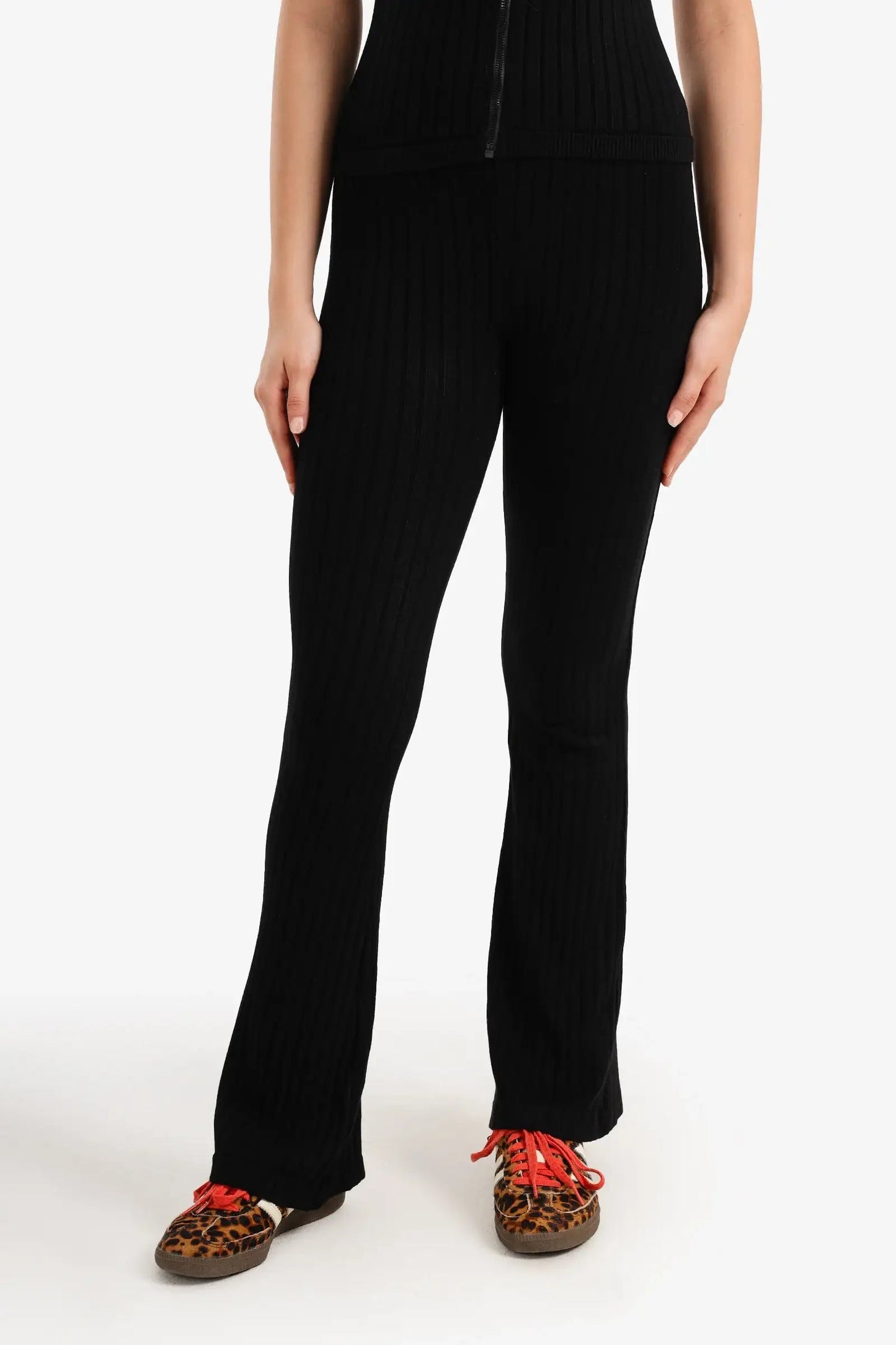 Ribbed Flare Leggings