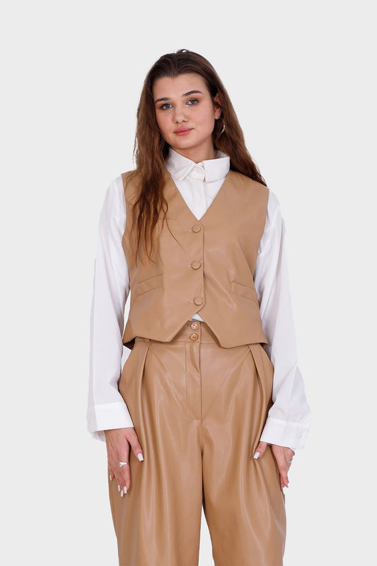 سترة جلدية صلبة