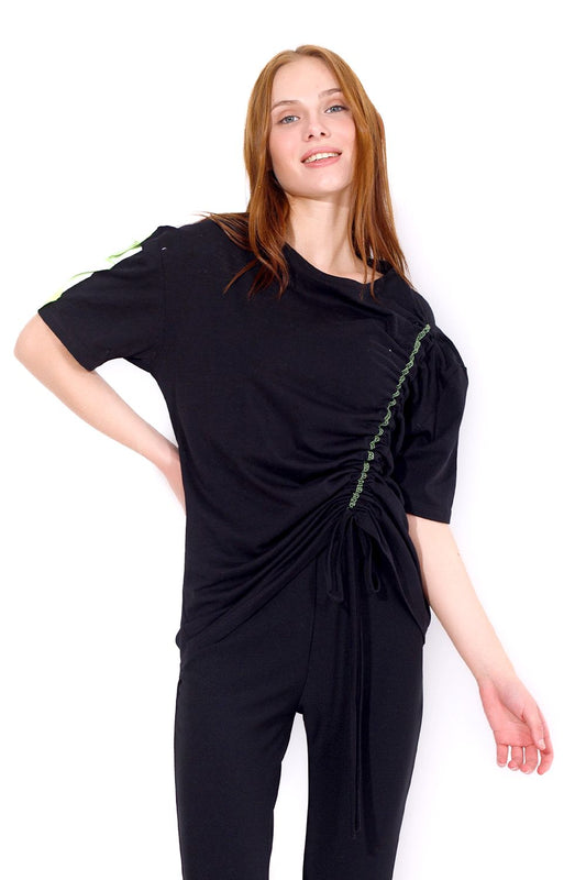 تي شيرت بأكمام قصيرة