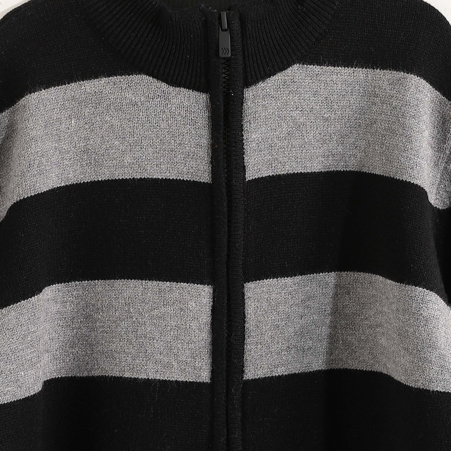 Long Zipper Pullover - بلوفر طويل بسحاب