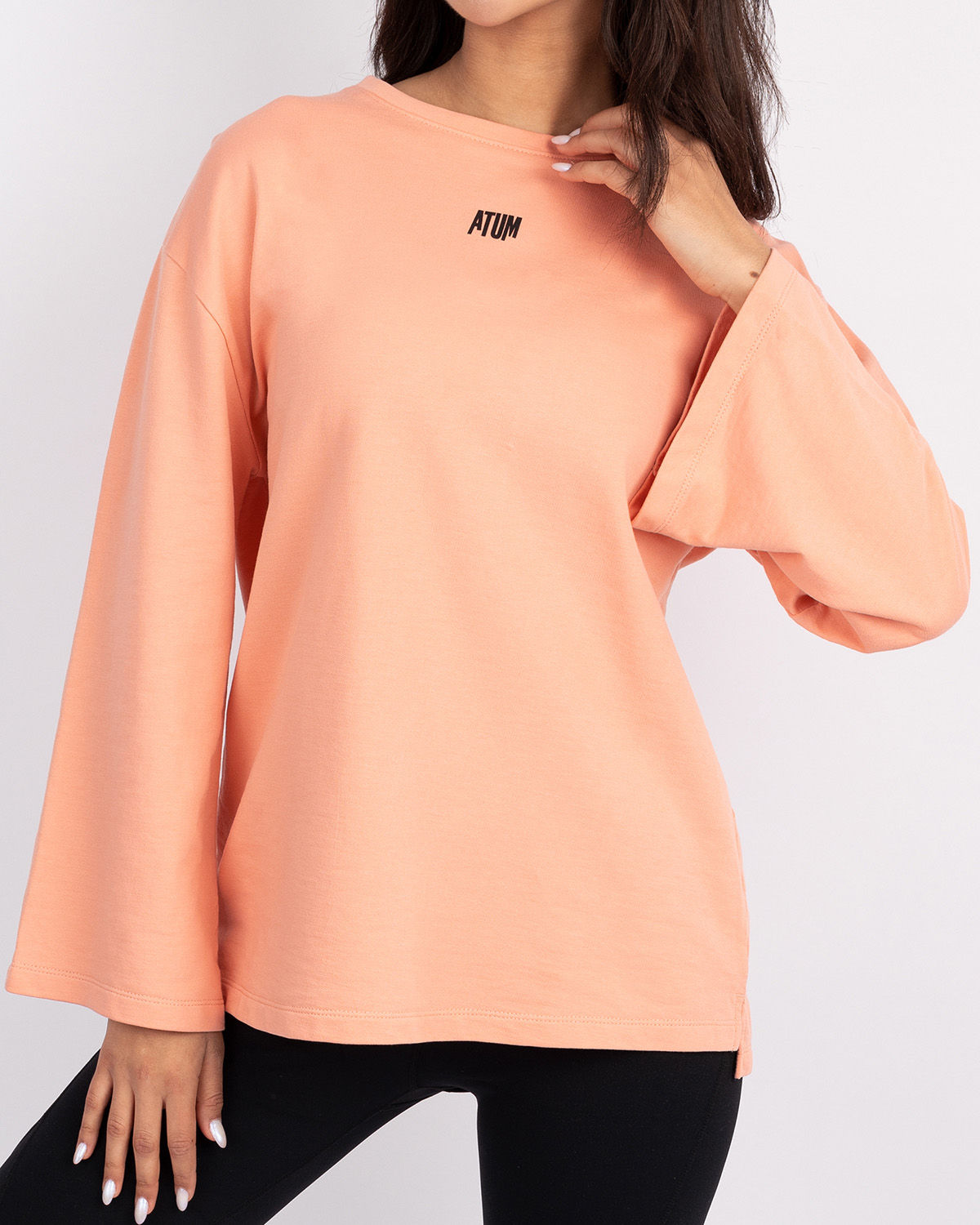 Orange Elegance Emblem Oversized T-Shirt - تي شيرت برتقالي أنيق كبير الحجم