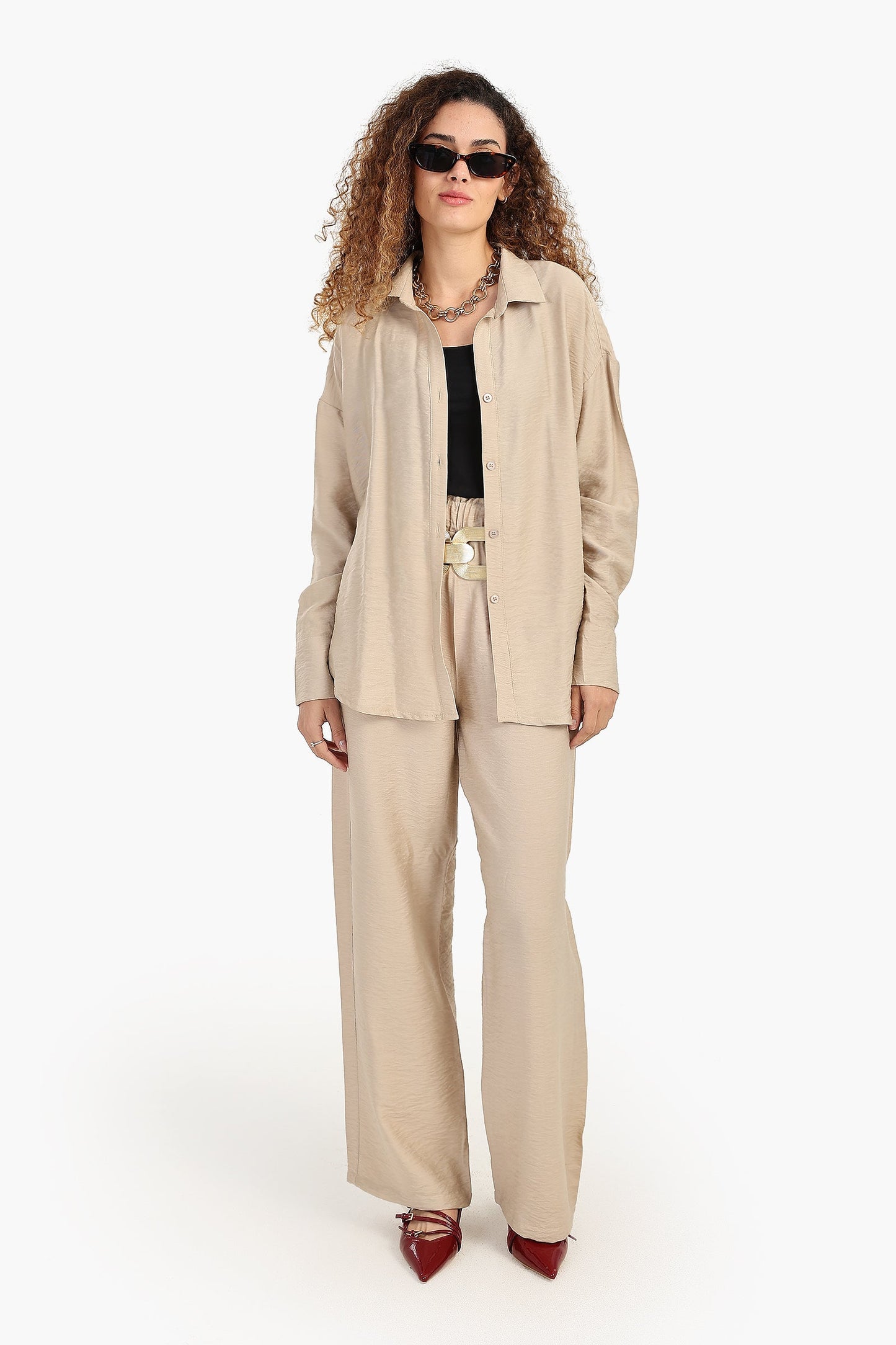 قميص استرخاء بكتف منسدل