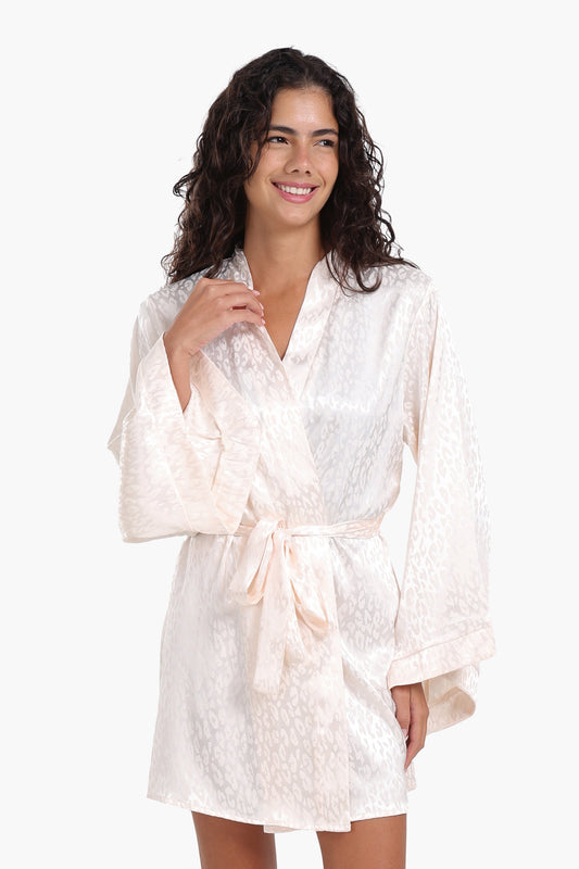 رداء أنيق من الجاكار