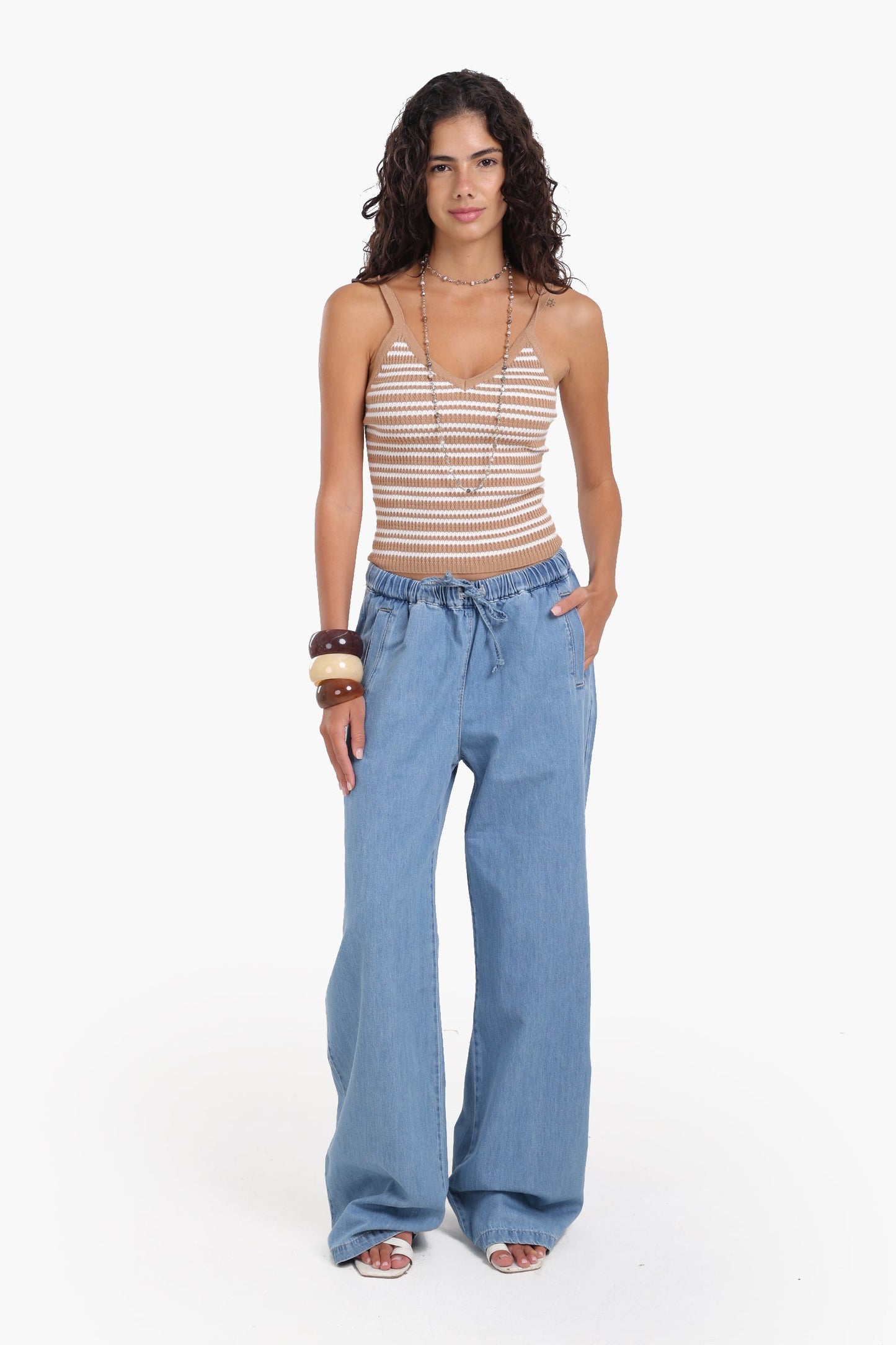 بنطلون جينز واسع الساق ومريح