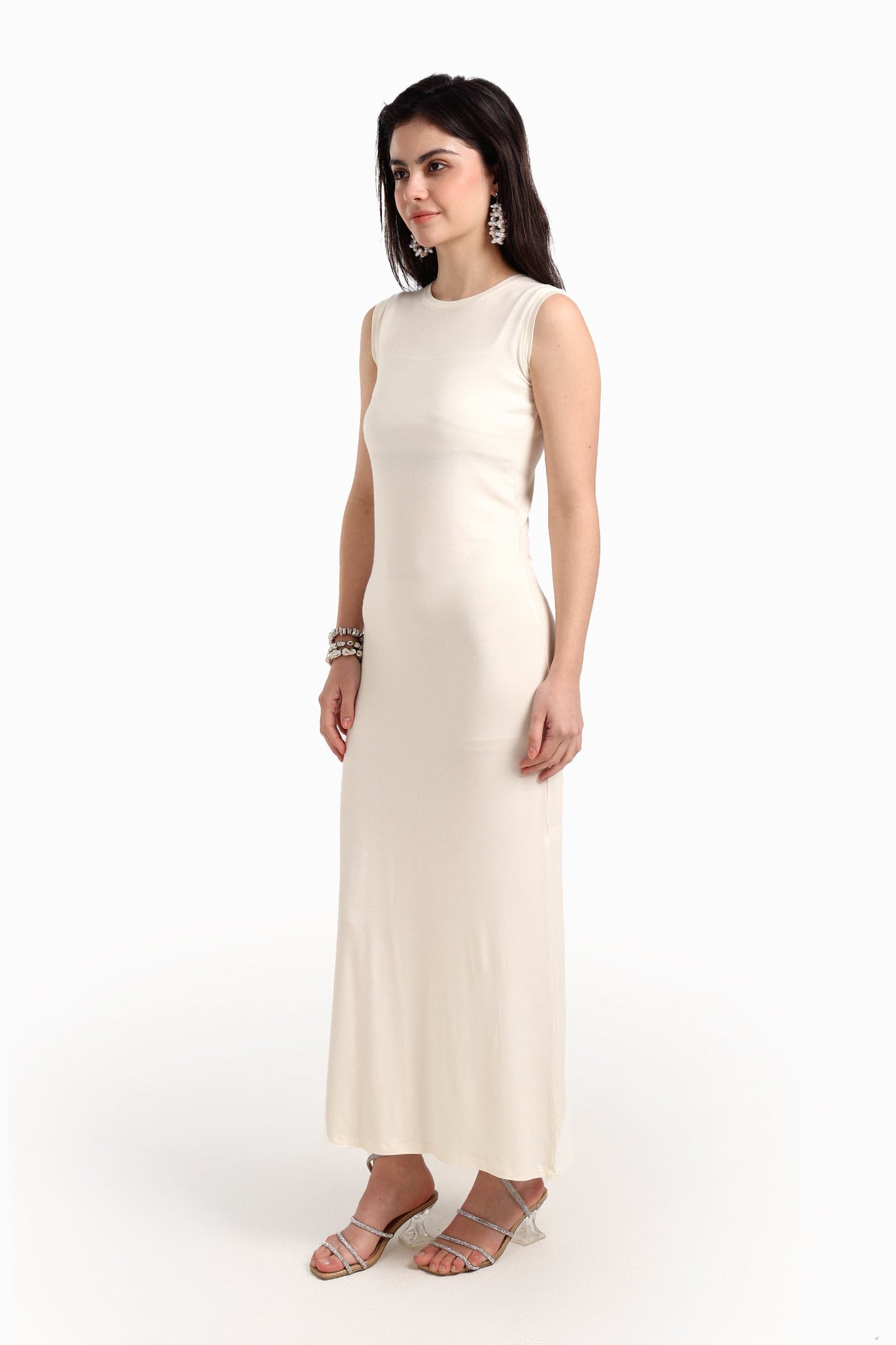 فستان بدون أكمام مع شق خلفي