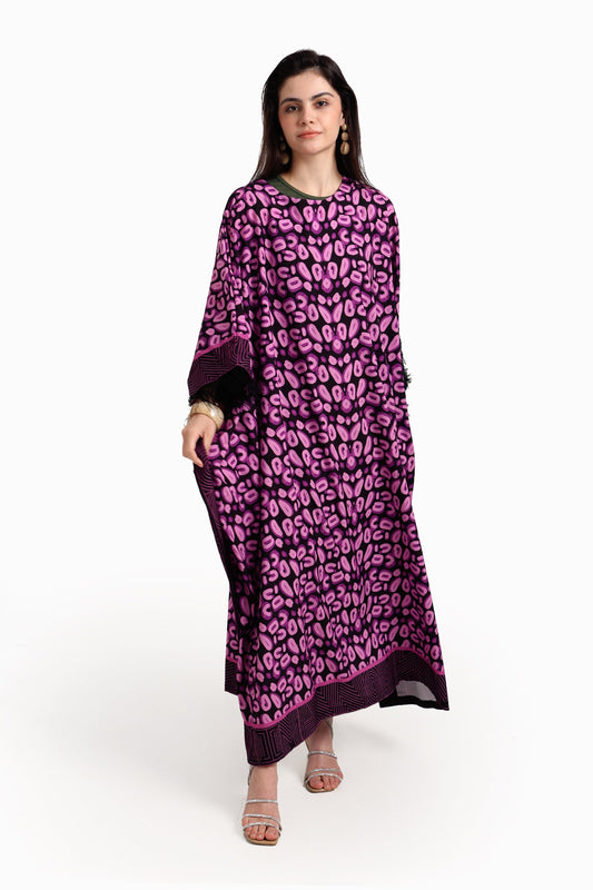 عباية مطبوعة مزينة بالريش