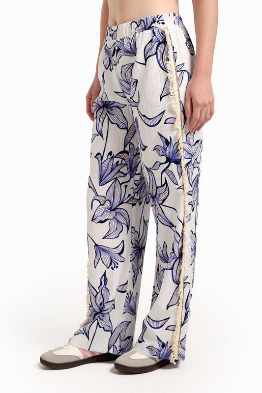 بنطال مزهر بتفاصيل هامشية