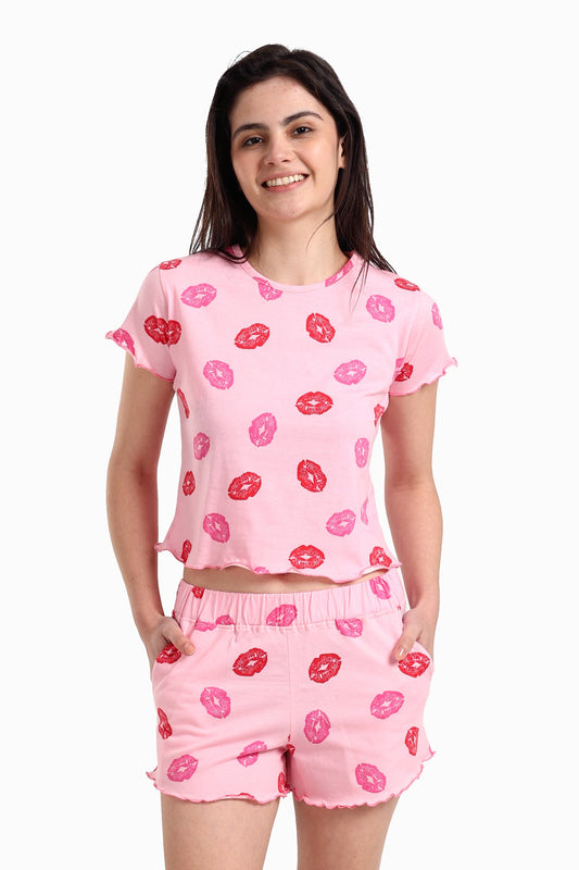 طقم بيجامة بطبعة شفاه وردية