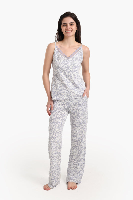 طقم بيجامة بأشرطة دانتيل مطبوعة