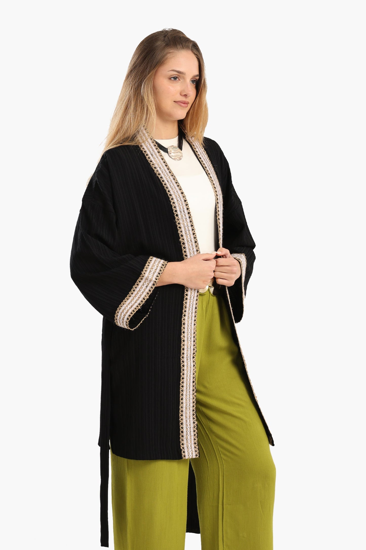 كيمونو مضلع مع تطريز