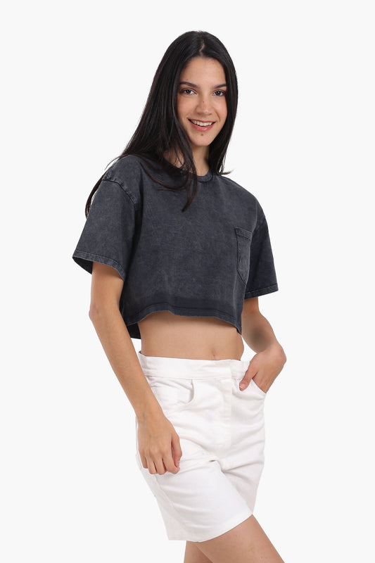 تي شيرت قصير بقصة مريحة