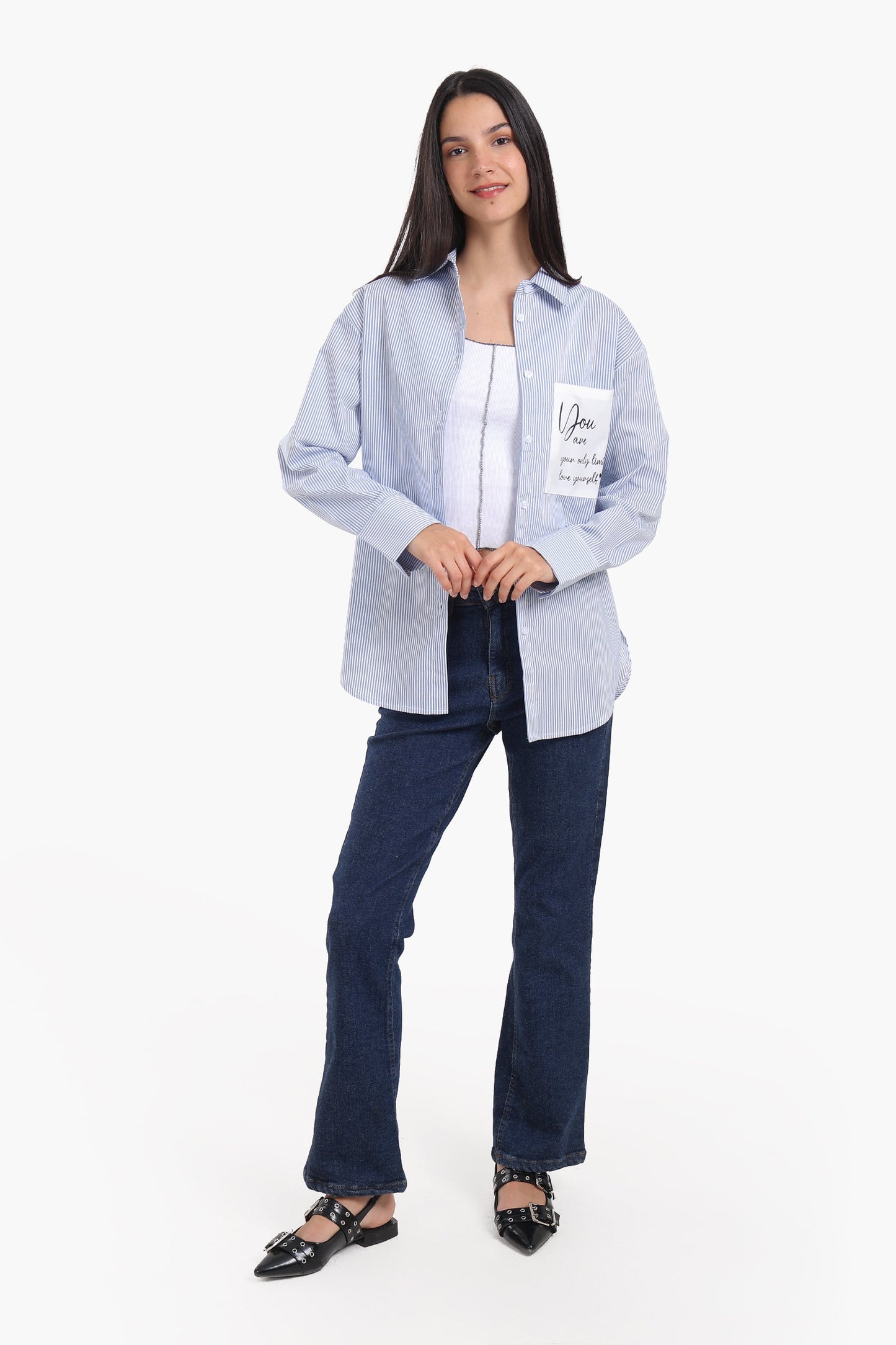 قميص مخطط مع جيب مطبوع