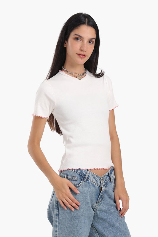 قمة ذات حواف ملونة