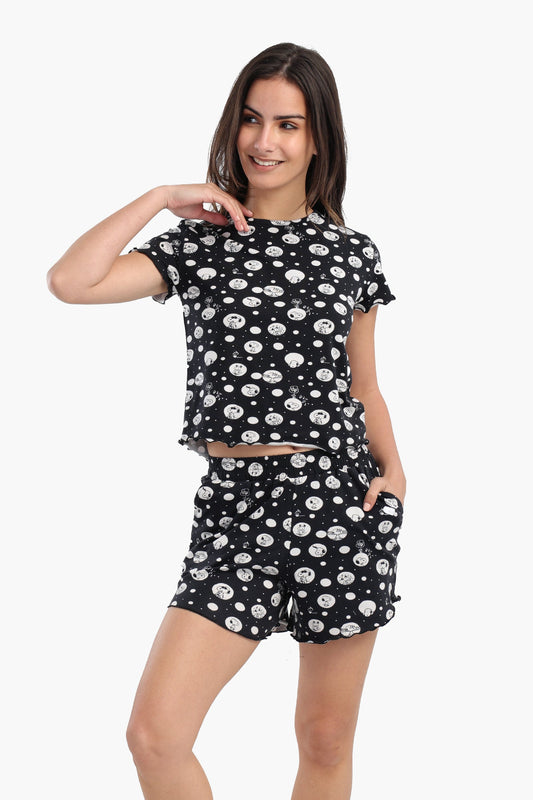 طقم بيجامة مطبوع عليه سنوبي