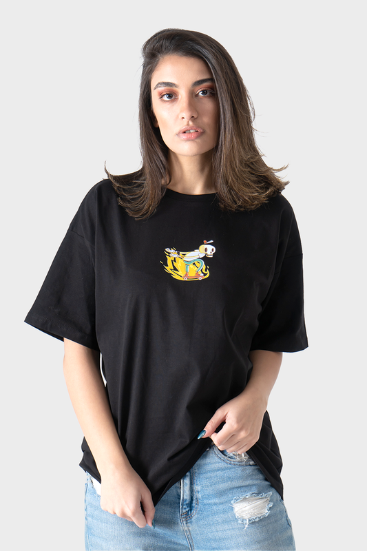 تي شيرت أسود مطبوع كبير الحجم