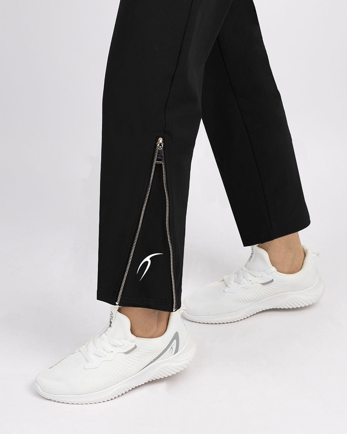 Black Sports Slit Zipper Pants - بنطال رياضي أسود بسحّاب وفتحة