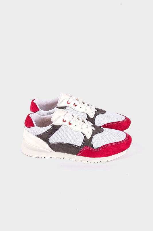 حذاء رياضي ثلاثي الألوان