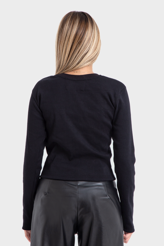 توب شتوي مضلع برقبة دائرية مغلقة أسود