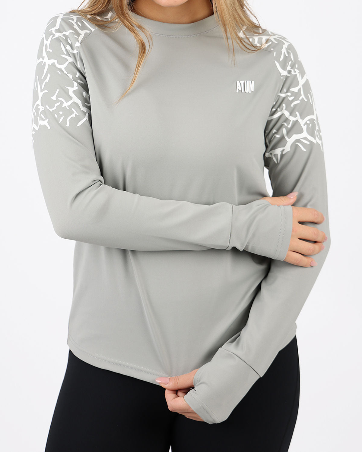 Graphic Long-Sleeve T-Shirt - تي شيرت جرافيكي بأكمام طويلة