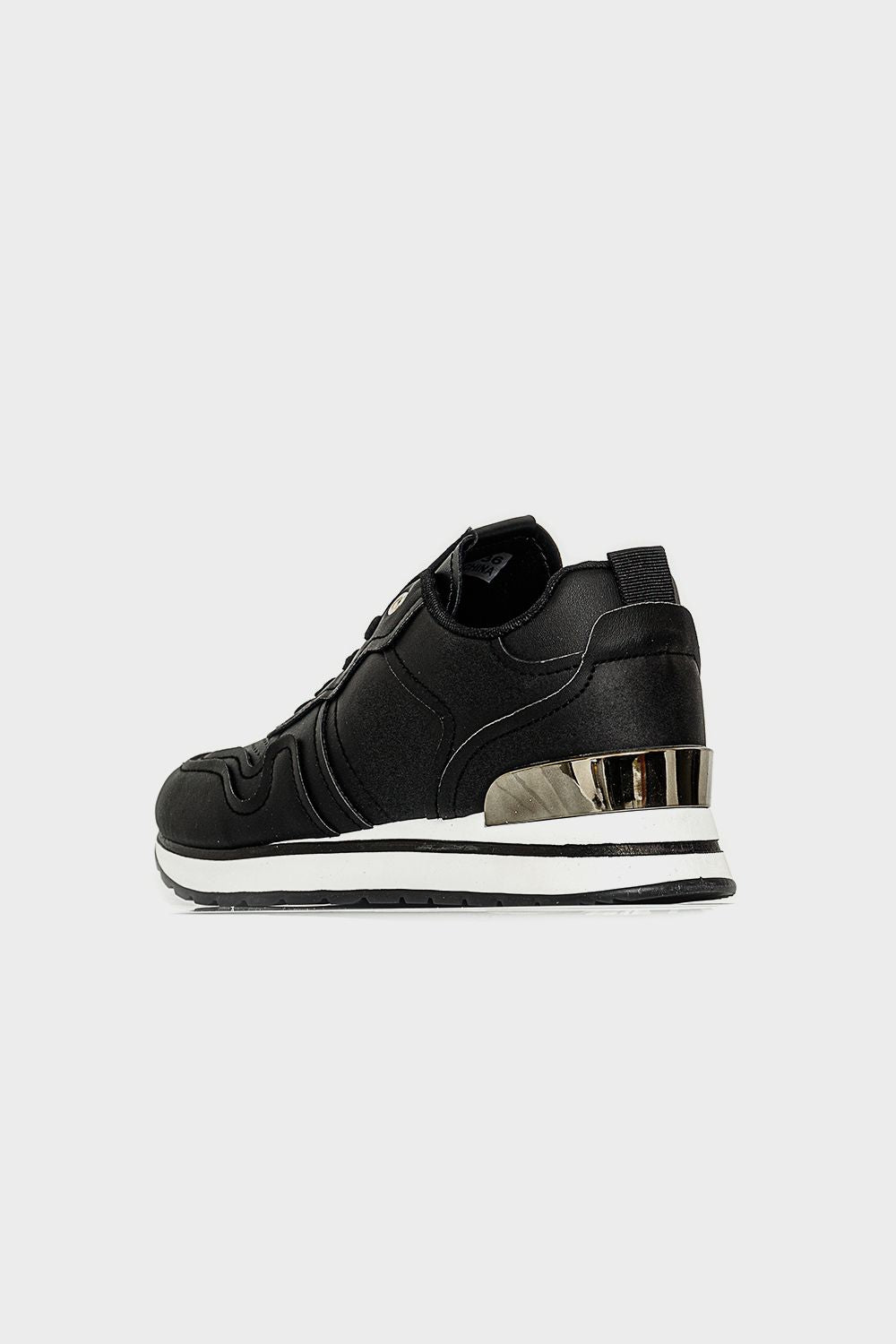 Fashionable Lace Up Sneakers