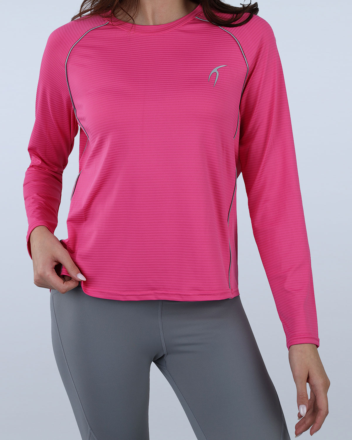 Fuchsia Slim Long Sleeve Sports Top - بلوزة رياضية فوشيا ضيقة بأكمام طويلة