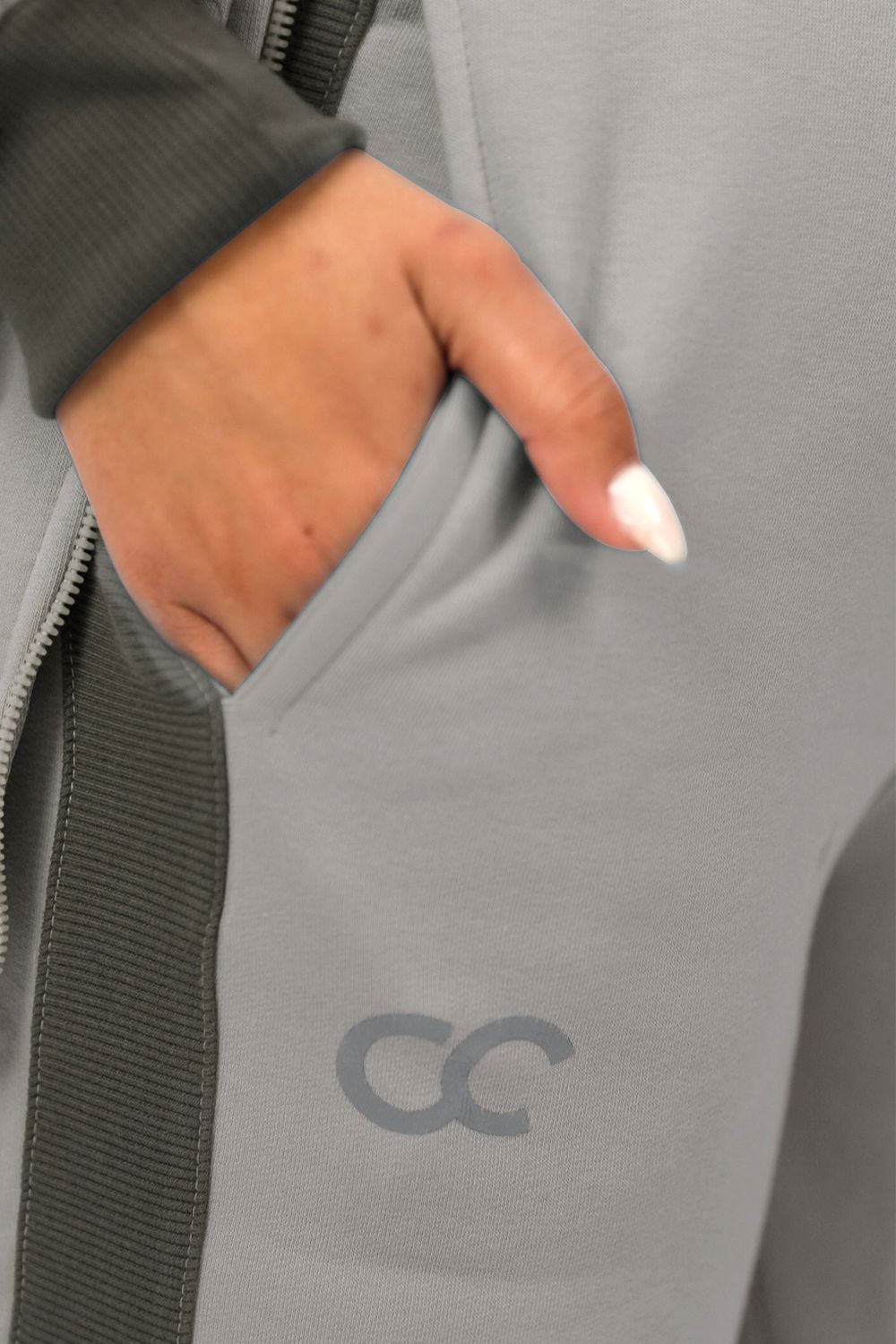 Bi-Tone Straight Leg Sweatpant - بنطال رياضي مستقيم الساق ثنائي اللون