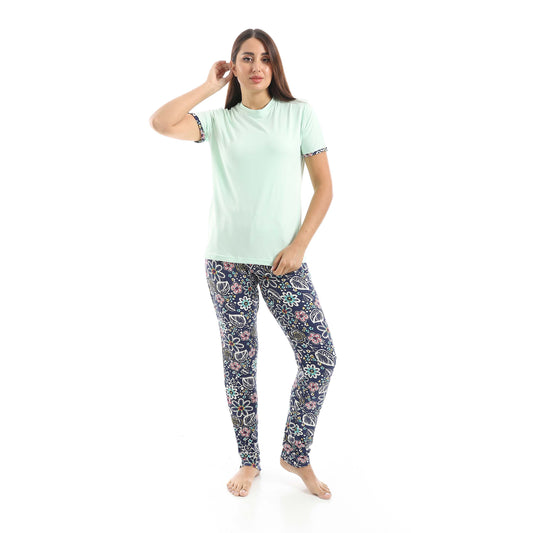 Crew Neck Pajama Set with Pants - بيجامة من تي شيرت برقبة دائرية وبنطلون