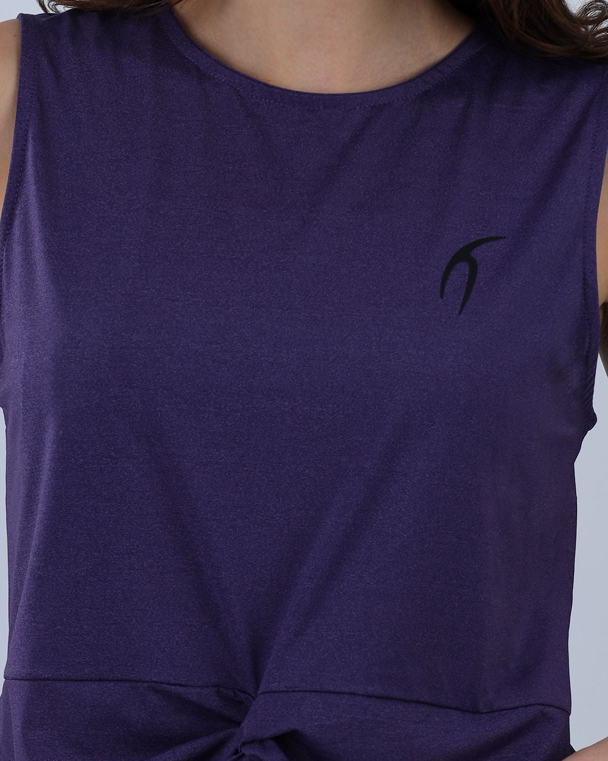 Purple Yoga Twist Cropped Tank Top - بلوزة يوغا تويست أرجوانية قصيرة بدون أكمام