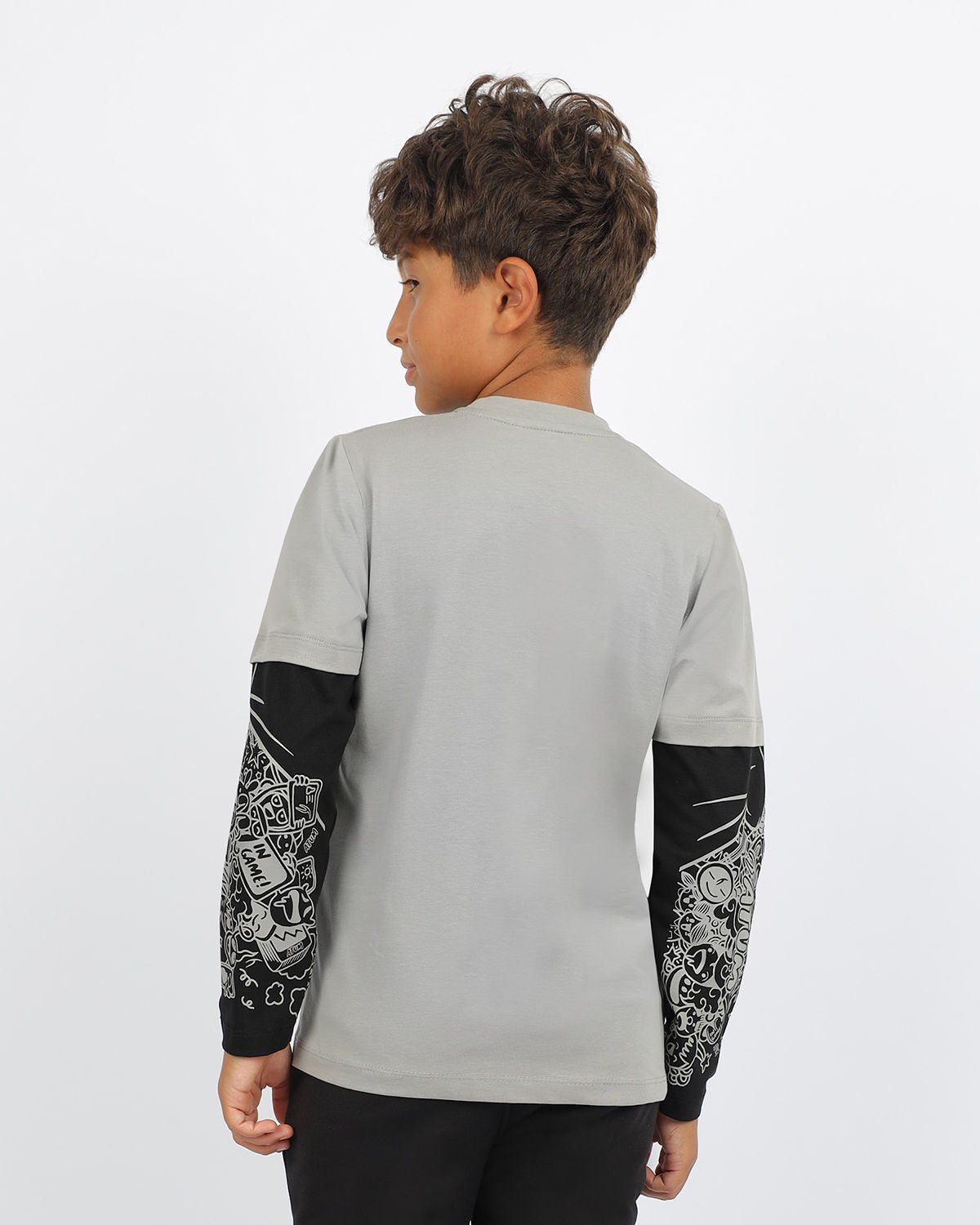 Gray Printed Sleeves Cotton T-shirt for Boys - تي شيرت قطني بأكمام مطبوعة باللون الرمادي للأولاد