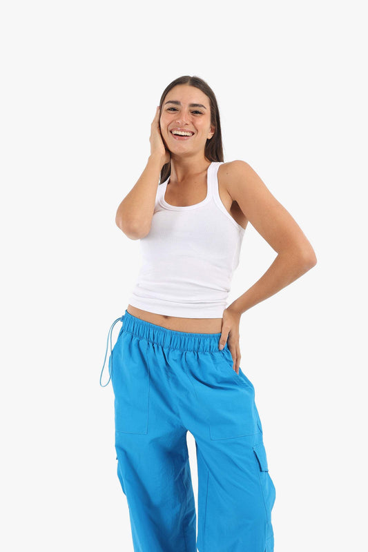 بلوزة بفتحة رقبة مستديرة