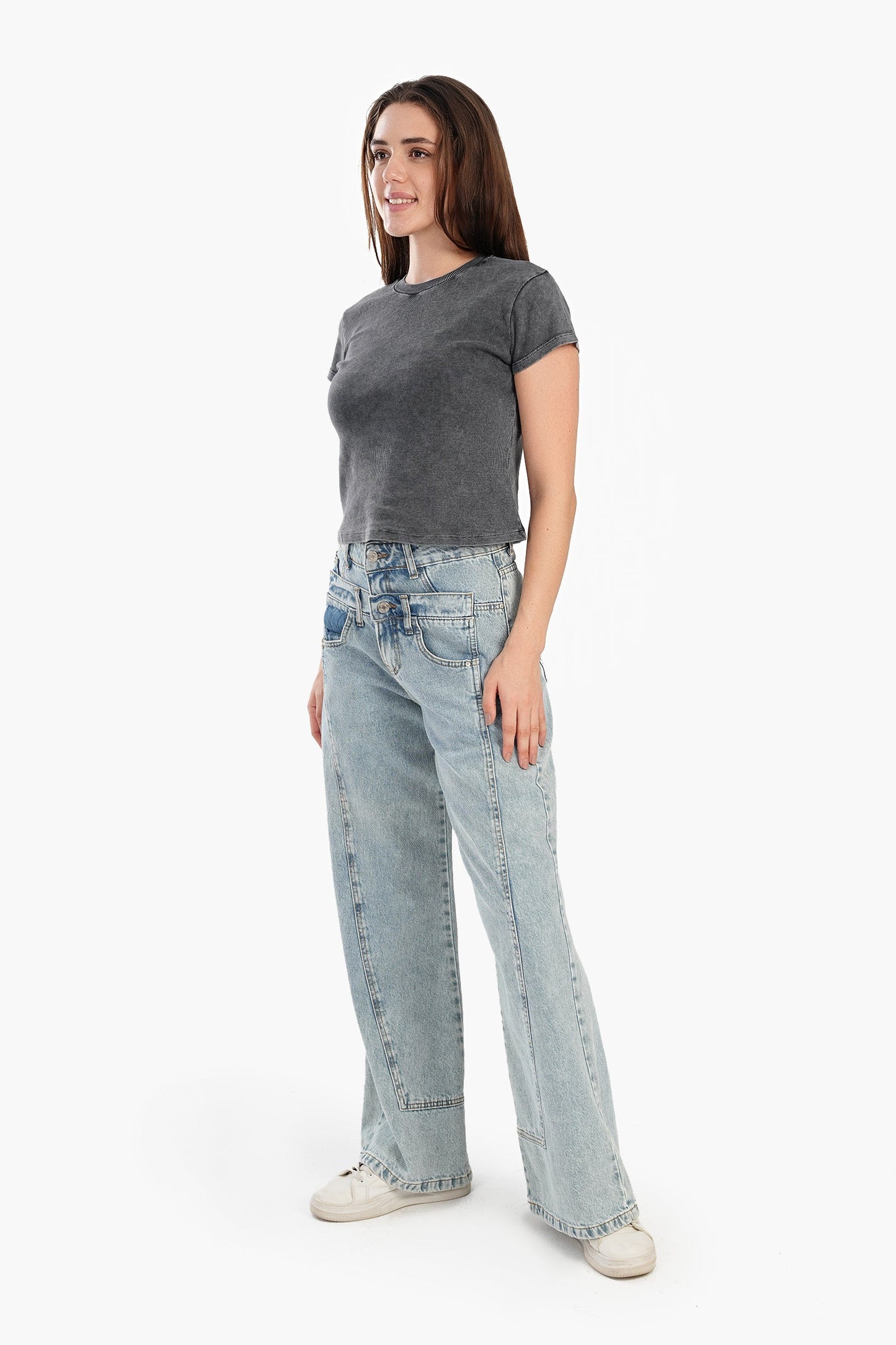 بلوزة مضلعة بأكمام قصيرة