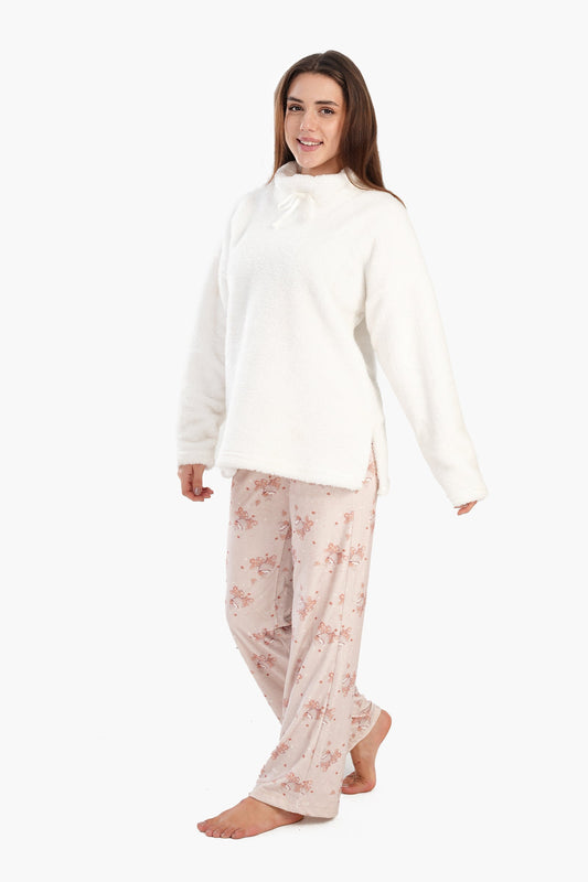 بلوزة بيجاما من قماش الشيربا باللون الأبيض العاجي