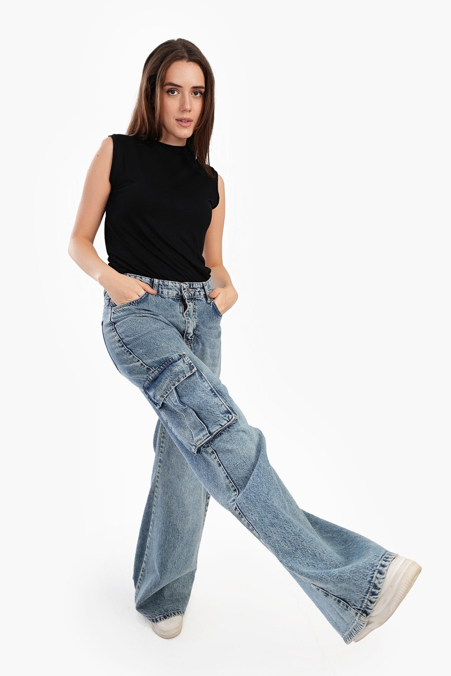 بلوزة أنيقة من الفيسكوز بدون أكمام