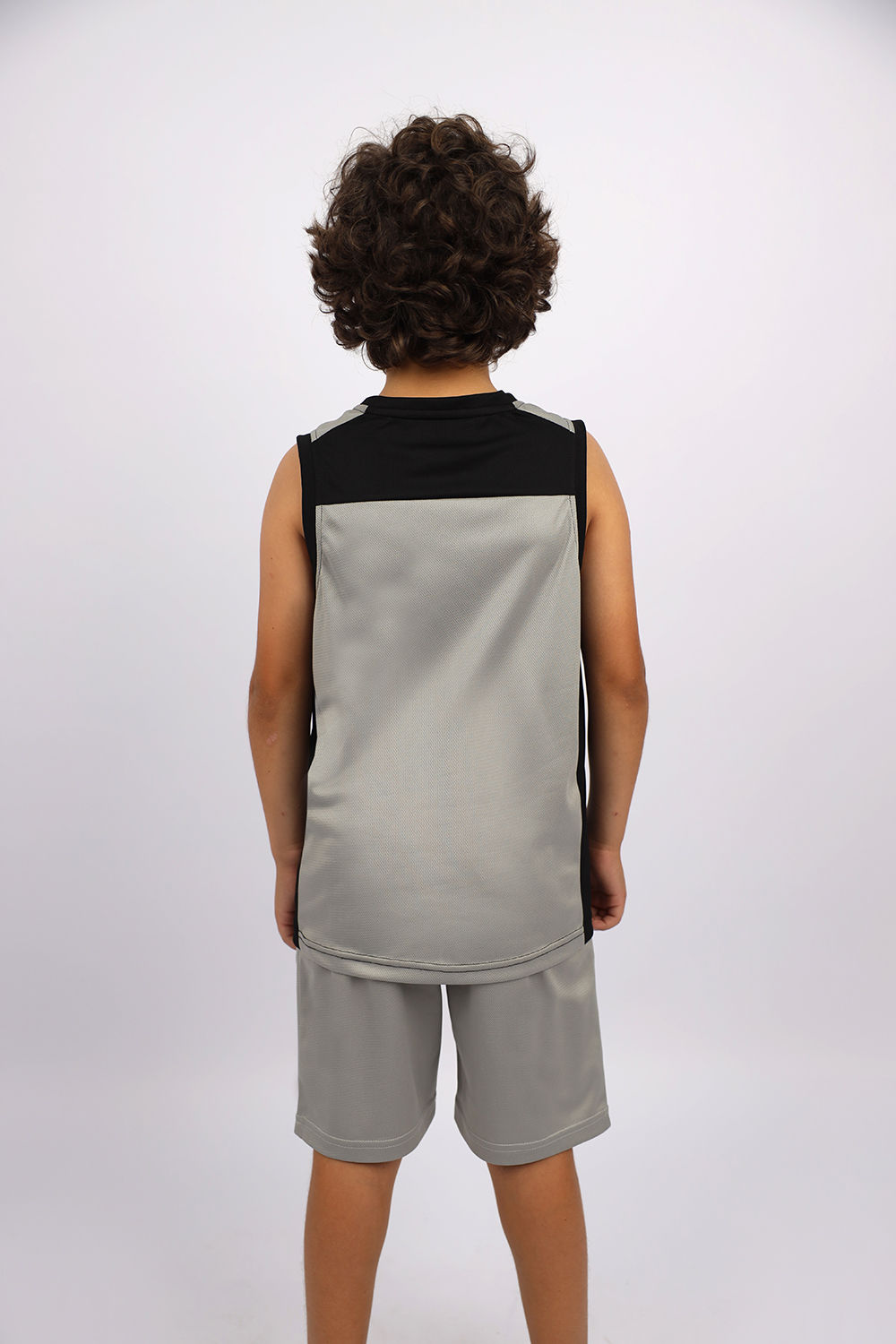 Basic V-Neck Tank Top for Teen Boys - قميص داخلي أساسي بفتحة رقبة على شكل حرف V للأولاد المراهقين