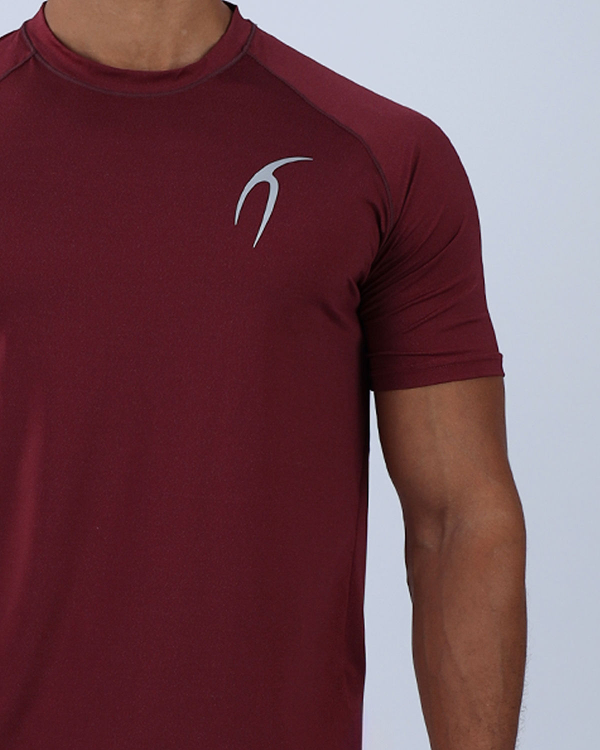 Burgundy Dri-Fit Short-Sleeve Fitness Top - بلوزة رياضية بأكمام قصيرة من Dri-Fit باللون العنابي