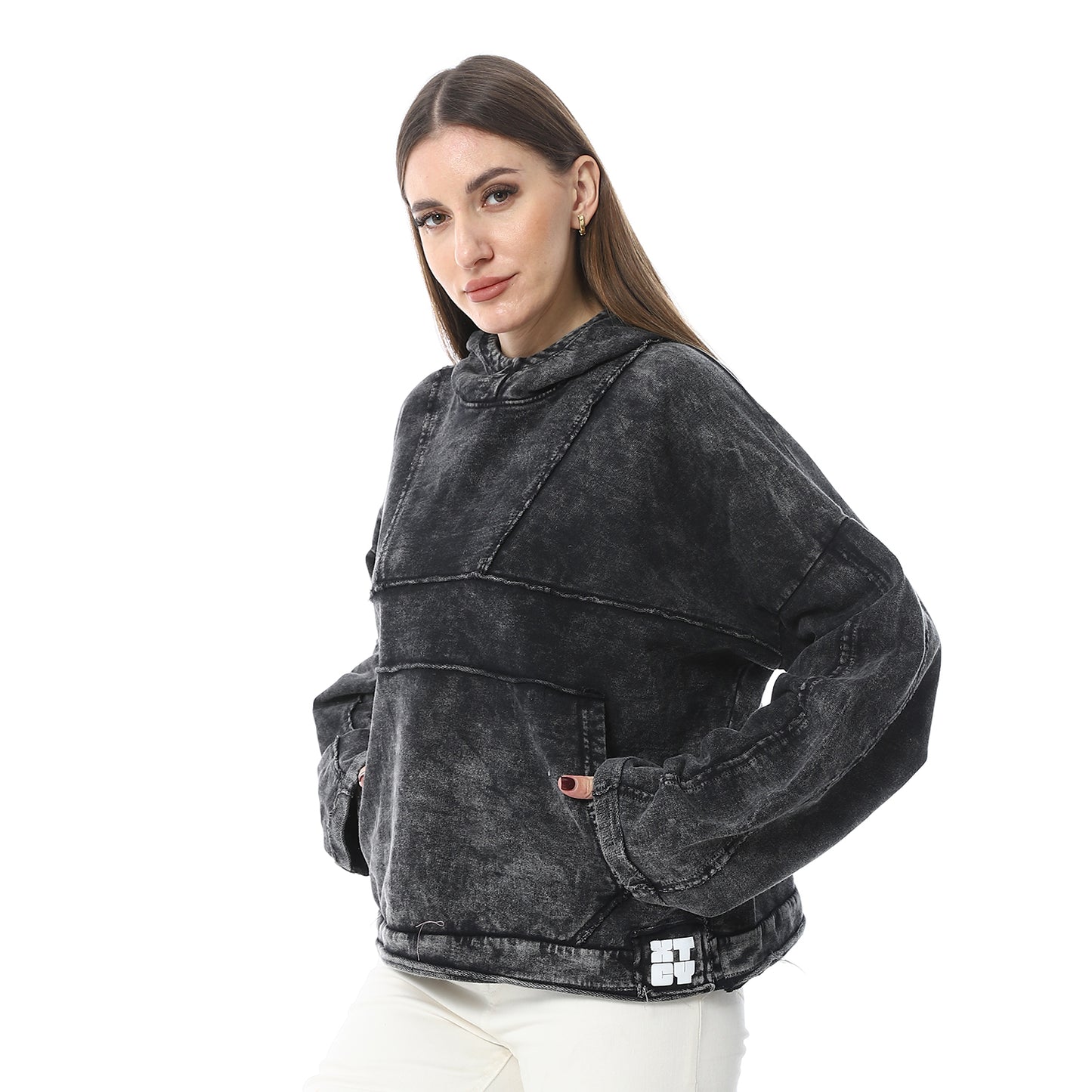 Black Trendy Un-Cuffed Sleeves Hoodie - هودي أسود عصري بأكمام غير مكشوفة