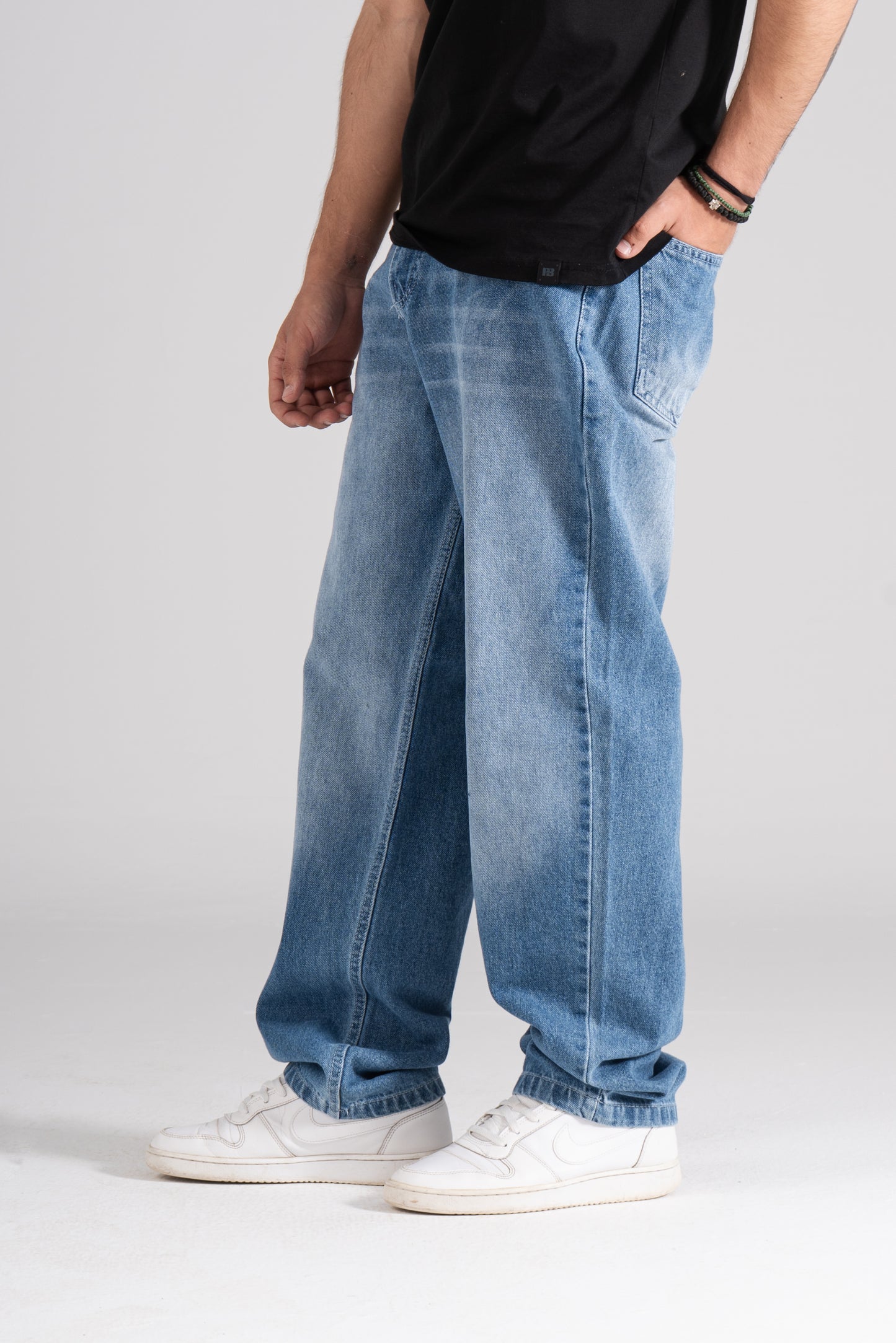 Scratched Front Pockets Baggy Fit Jeans