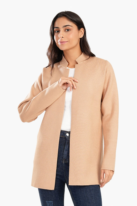 سترة مفتوحة من الأمام وياقة عكسية