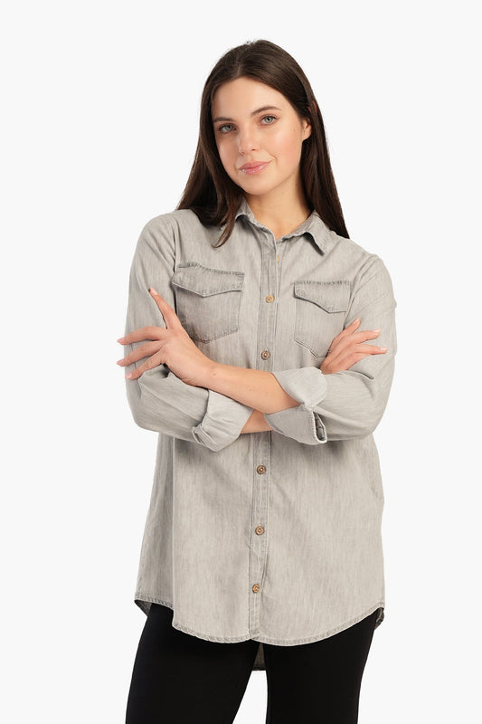 قميص جينز بجيوب ذات غطاء