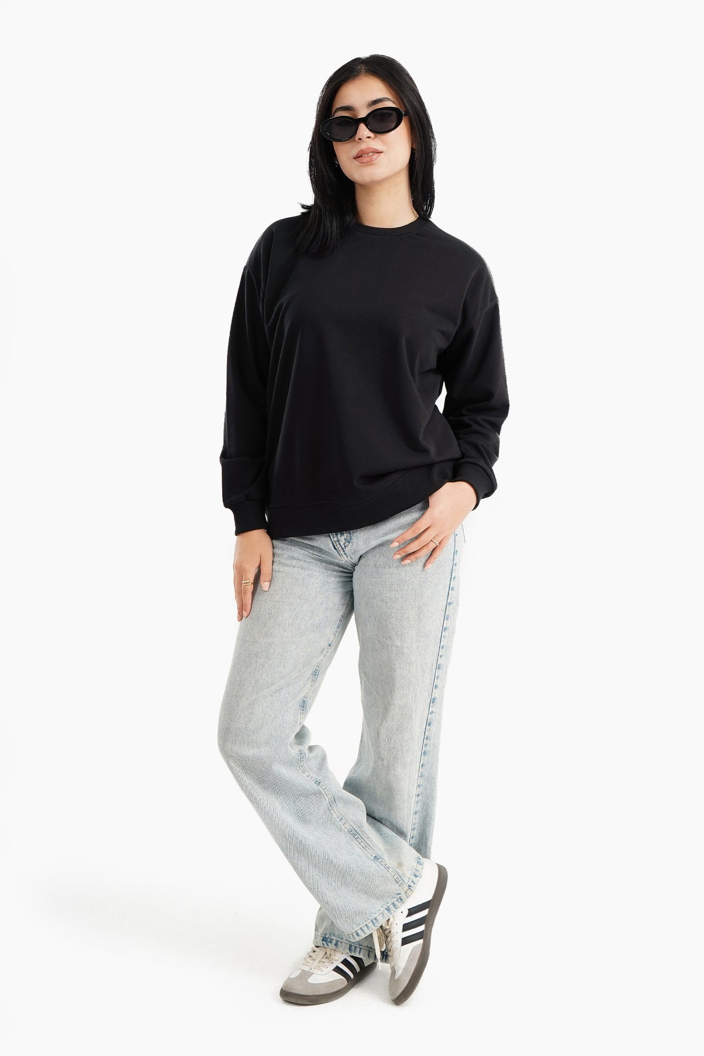 سويت شيرت صالة بنمط سادة أسود