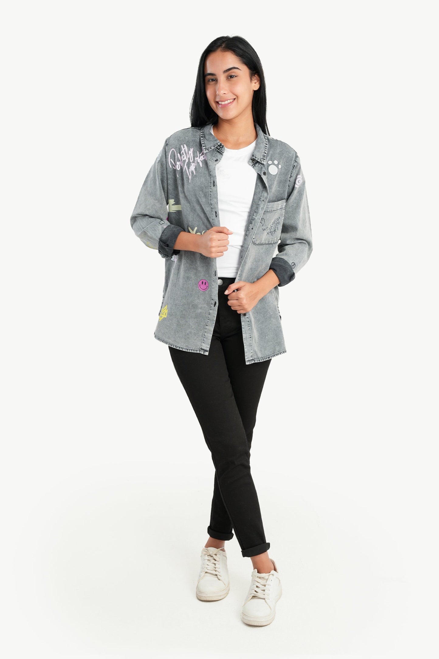 قميص جينز مطبوع مع شقوق