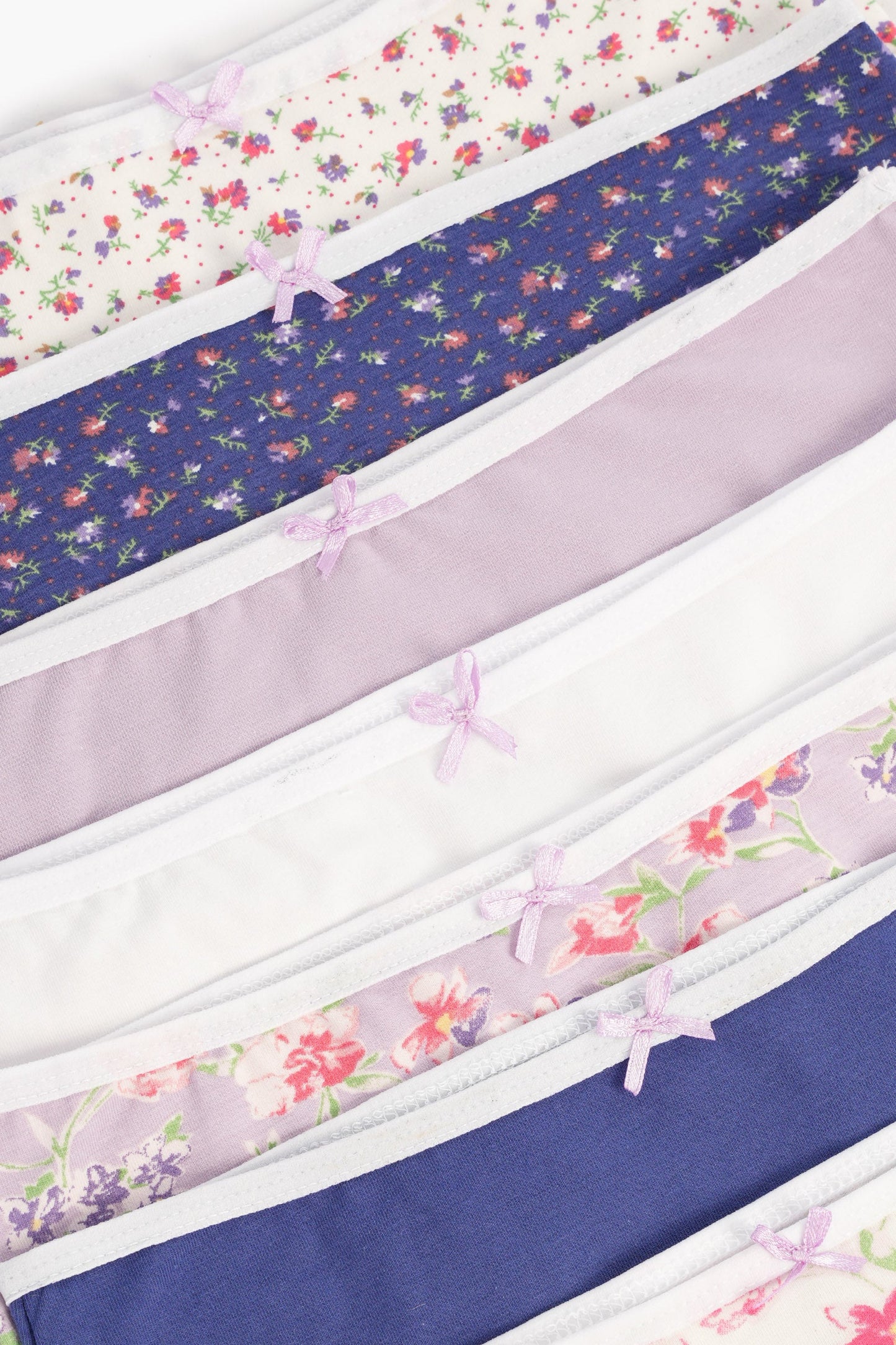 مجموعة من 7 سراويل داخلية ملونة