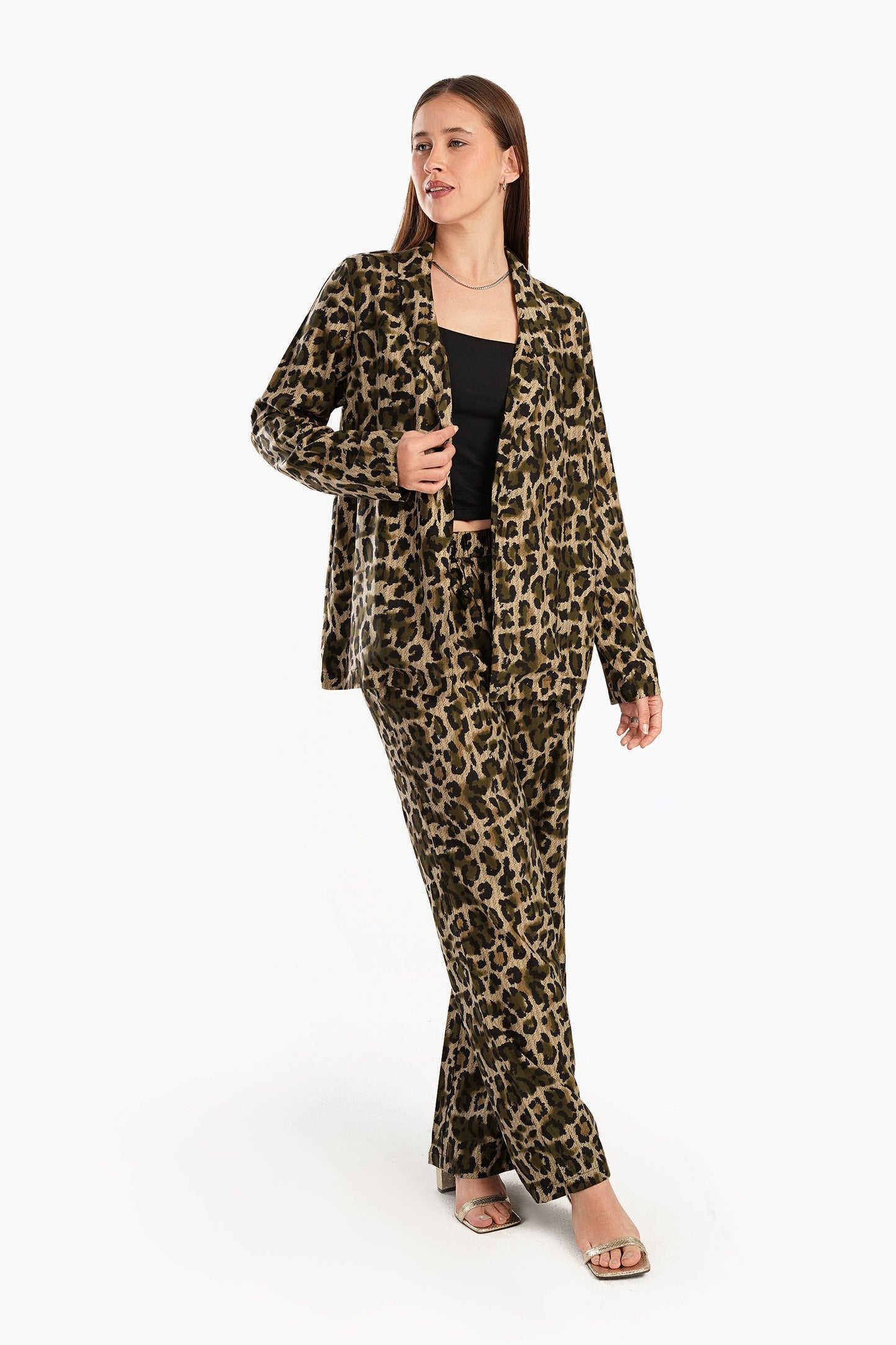 بنطلون واسع بطبعة كاملة