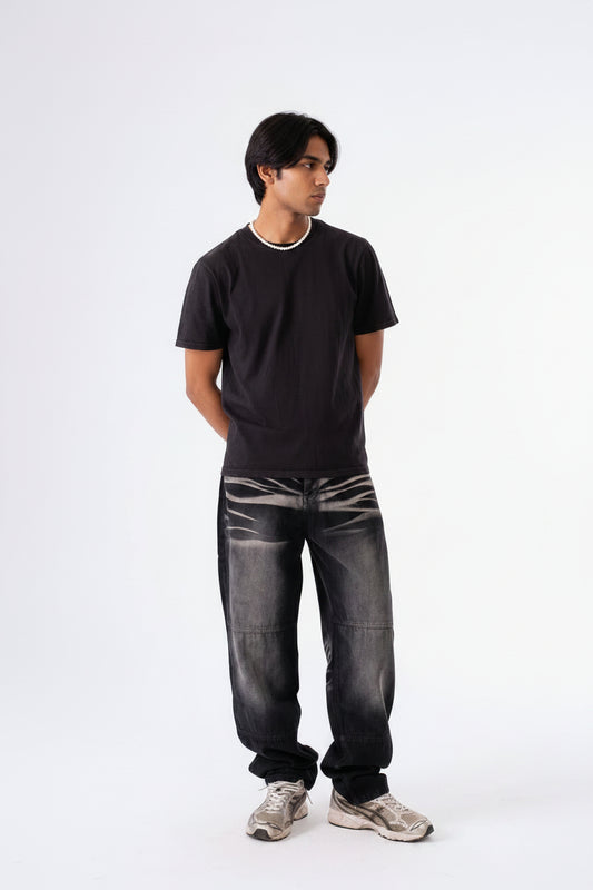 SCRATCHED BLACK BAGGY DENIM