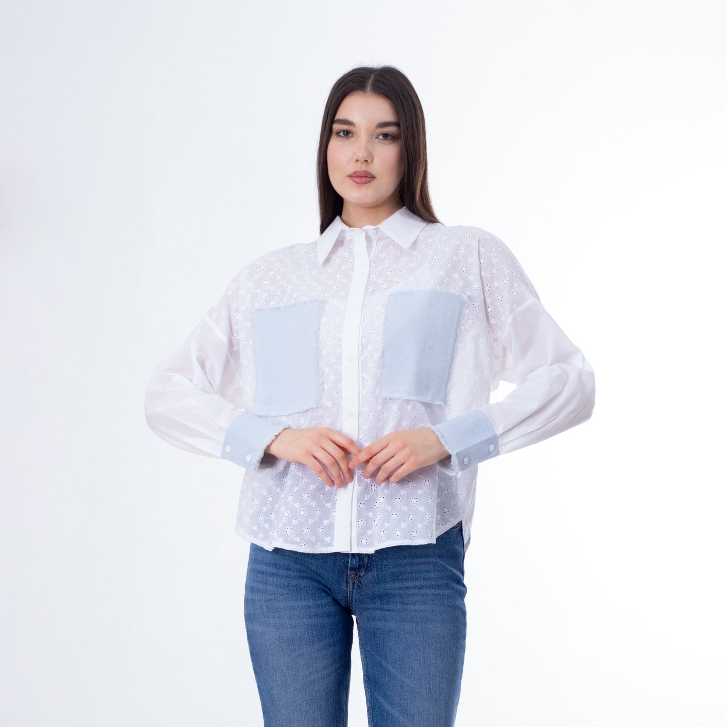White Shirt with Denim Pockets & Cuffs - قميص أبيض مع جيوب وأساور من قماش الدنيم
