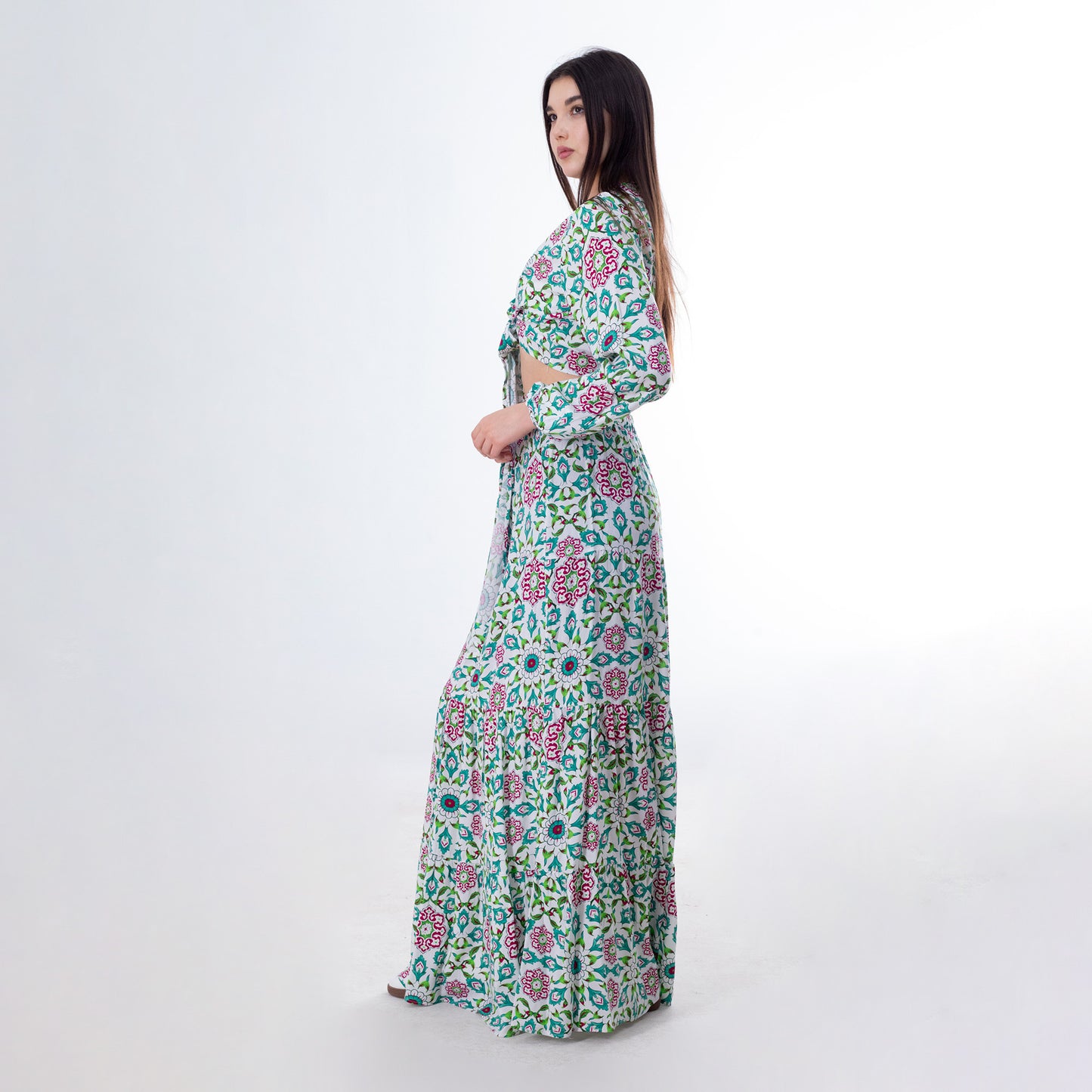 طقم مكون من قطعتين من بلوزة وتنورة برباط أمامي باللون الأزرق المخضر