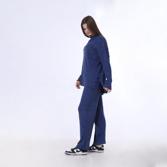 طقم جينز أزرق محبوك كبير الحجم