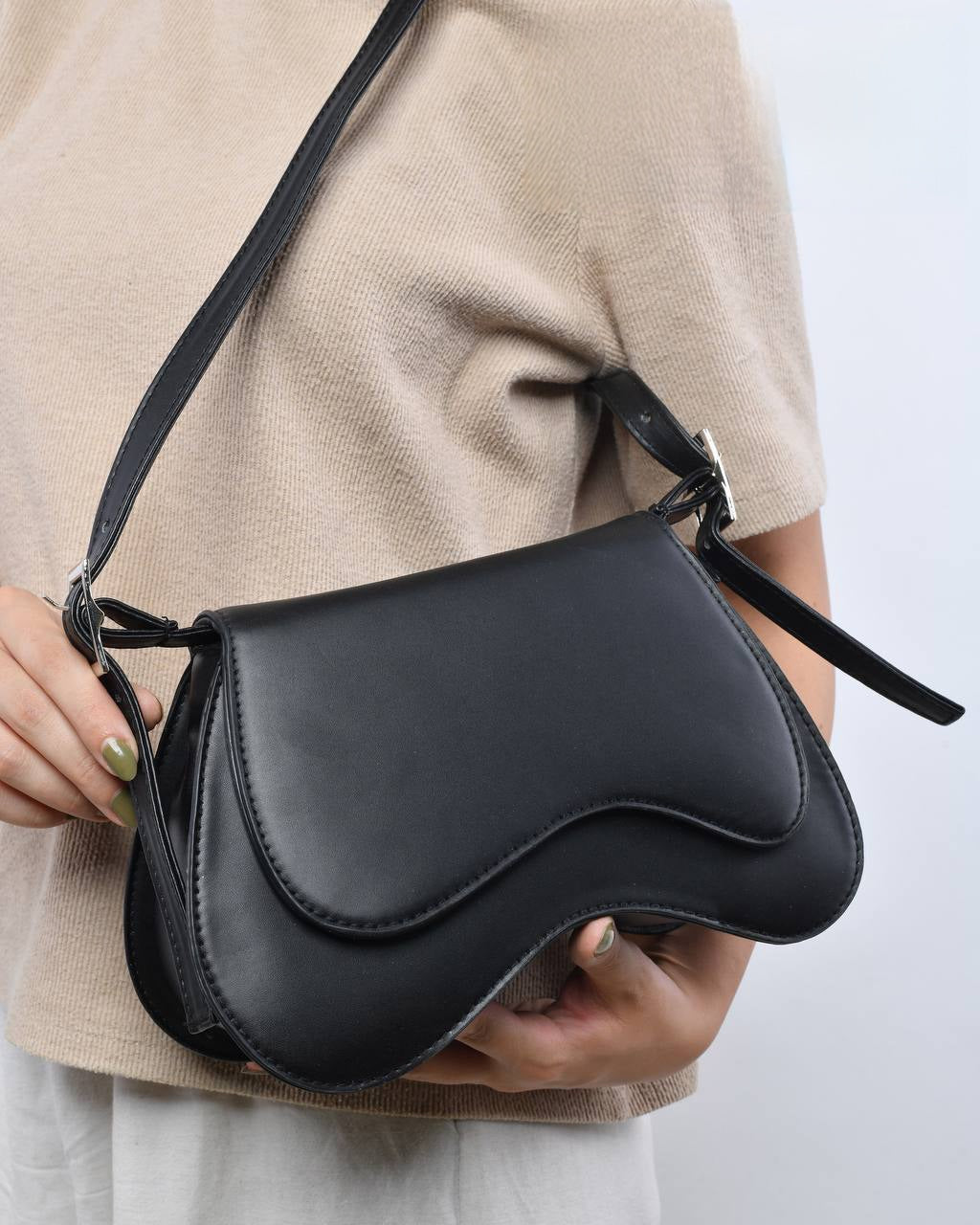 Black Solid Shoulder Bag