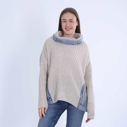 بلوفر تريكو بيج مع جيوب من قماش الدنيم