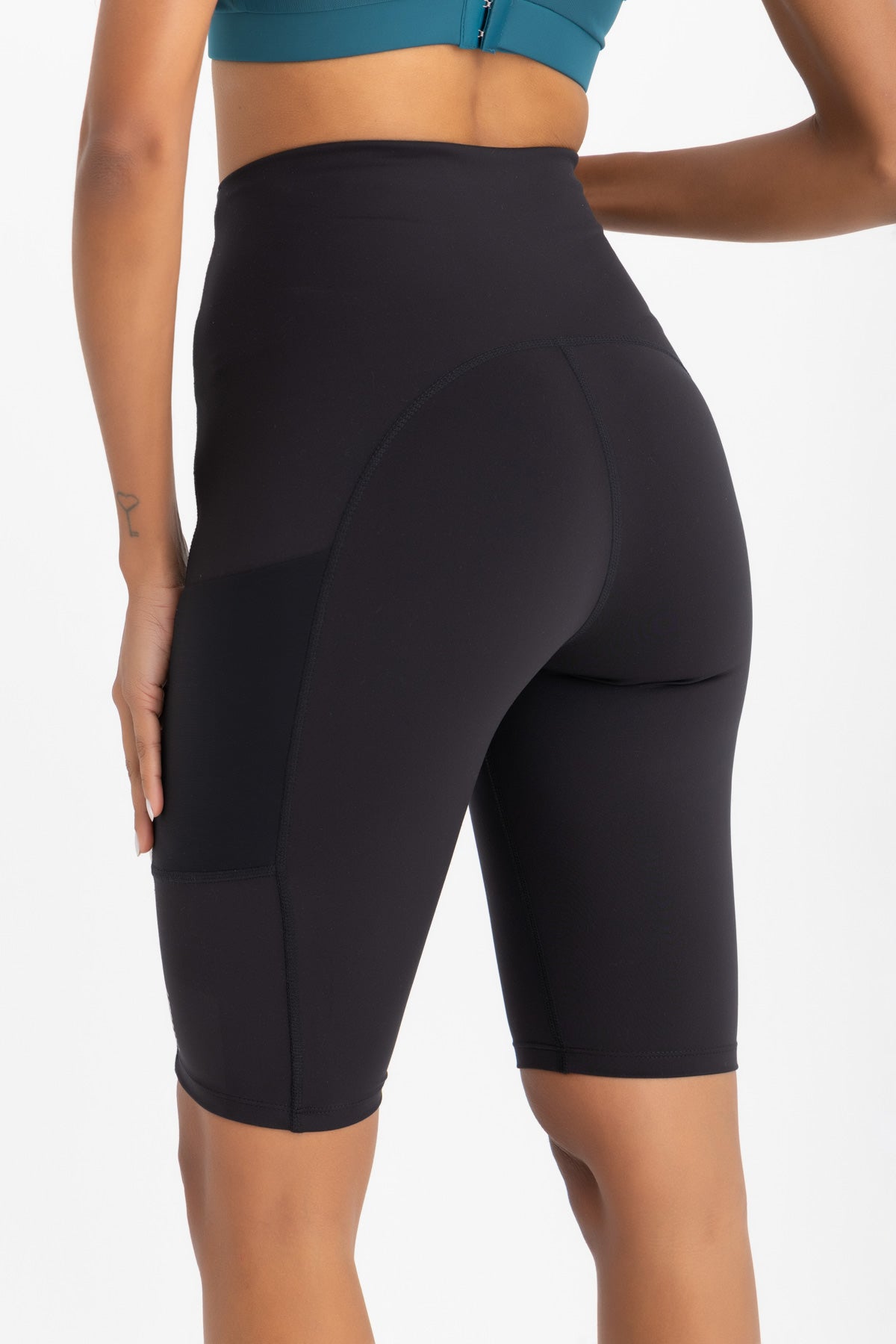 إندورا شورت